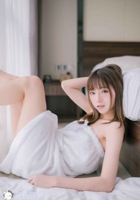 双腿打开呻吟喷水调教h女女视频_剧情片高清完整版播放